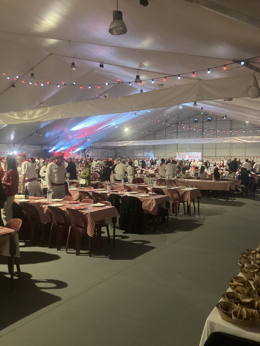 ⚪️🔴 [SOIREE FÉRIA] ⚪️🔴

La soirée Féria c’est ce soir, c’est maintenant !
Près de 1400 personnes attendues aux parc du Breil de Saumur 💃💃

On vous attend nombreux 🥂🥂

#PARCEQUESAUMUR 🔴🔵