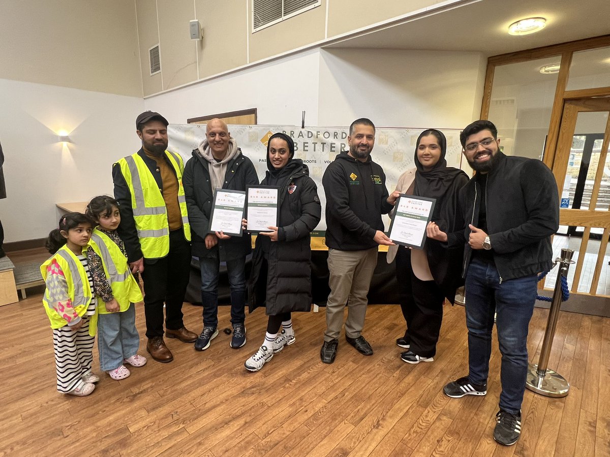 Dr Sofia Buncy MBE DL (@mwipproject) on Twitter photo An uplifting afternoon spent with the <a href="/bradford4better/">Bradford4better</a> team as they received their Kings Award for Voluntary Service from <a href="/LordLtWY/">Ed Anderson, Lord Lieutenant of West Yorkshire</a>. Incredibly proud to see the phenomenal work being carried out by Bradford communities all persevering towards the greater good of the City. An uplifting afternoon spent with the <a href="/bradford4better/">Bradford4better</a> team as they received their Kings Award for Voluntary Service from <a href="/LordLtWY/">Ed Anderson, Lord Lieutenant of West Yorkshire</a>. Incredibly proud to see the phenomenal work being carried out by Bradford communities all persevering towards the greater good of the City.