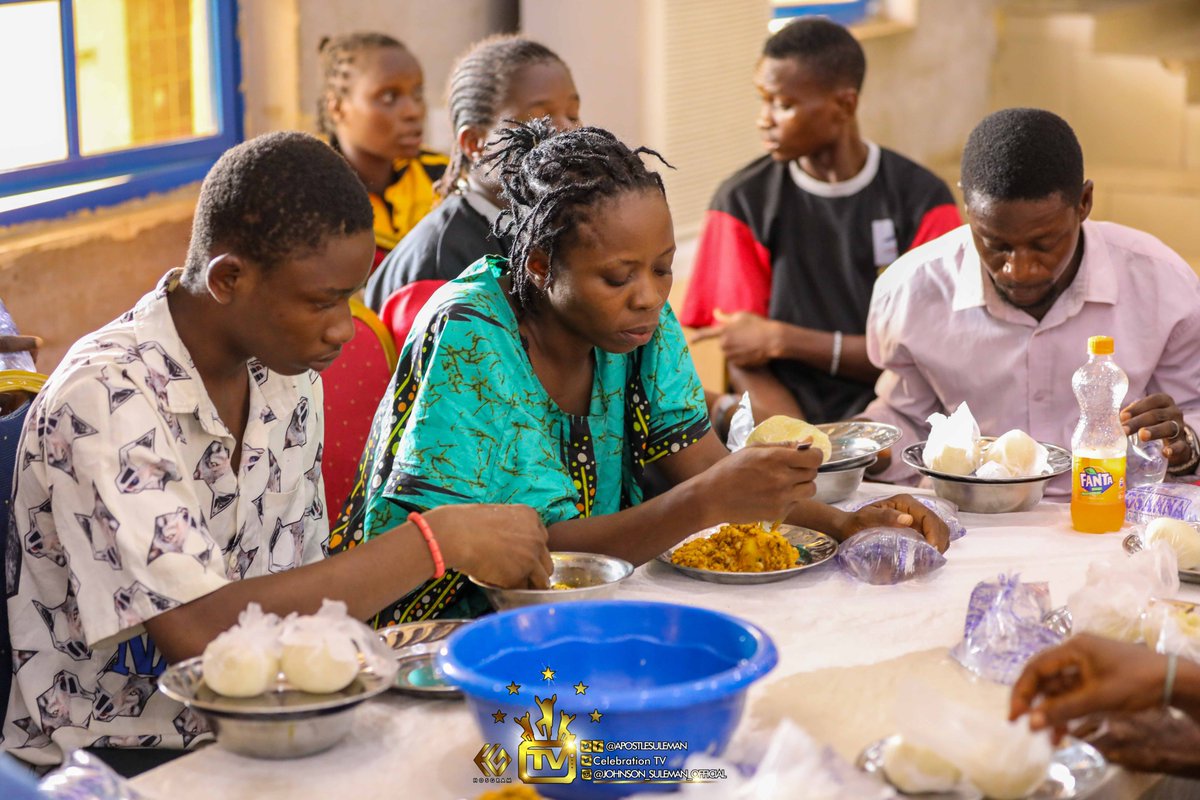 Apostle Johnson & Dr. Lizzy Suleman Free Food 🍲🍜🍛 Restaurant Still Continues... Every Saturday At The Omega Fire Ministries Headquarters, Auchi, Edo State🇳🇬

#FreeFood #JolizKitchen #ApostleSuleman