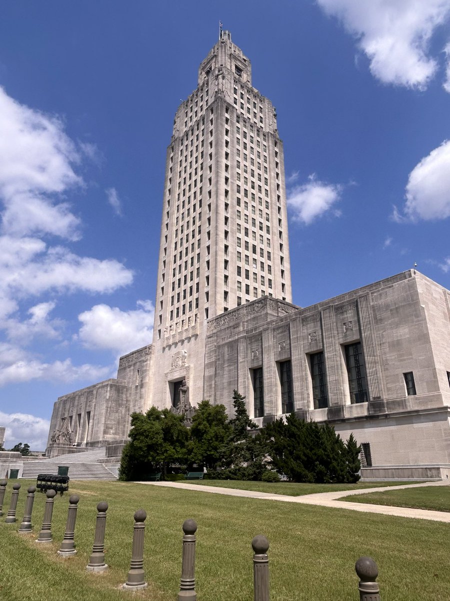 robman306's tweet photo. @la_crapitol fun day at the capital! https://t.co/zBa403PgRg