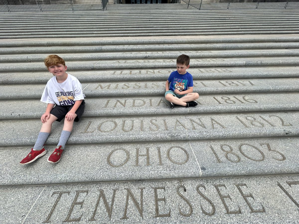 robman306's tweet photo. @la_crapitol fun day at the capital! https://t.co/zBa403PgRg