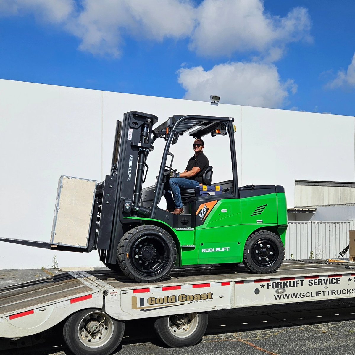 FE4P175N 96V/554AH 17,500lbs Lithium Forklift already heading out Limited inventory right here in CA. 177' SS/FP with all the bells and extra whistles of our backup camera and the high-tech A.I. Pedestrian Sensor. #NOBLELIFT