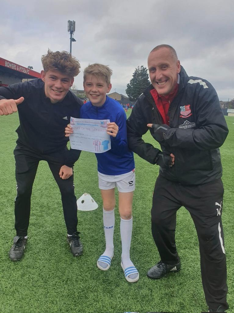 BandPCommunity's tweet photo. Congratulations to our certificate winners and a big well done to all those involved in this morning's Community Sessions. Mark and Bobby were very impressed with all players involved.
#Bowers #SuperSaturday #football #Basildon #communityfootball #BowersCommunity #essexfootball https://t.co/ojI60Mxk8I