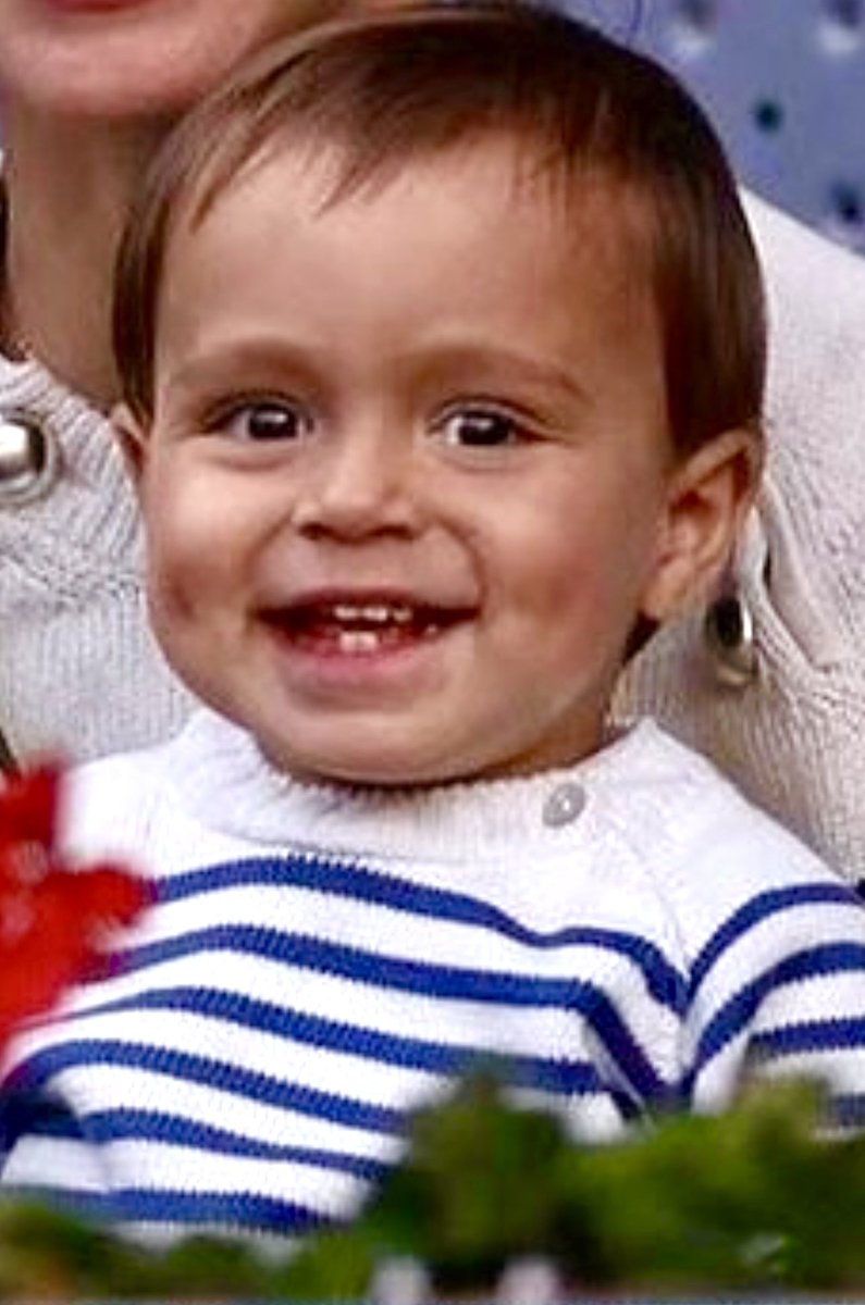 One of the most prominent features of Rafa—his all teeth out trademark smile with his dimples showing which his famous & adorable son has inherited. 😍🥰 Soo cute! 😊😘 @RafaelNadal 🐐👑🥇
