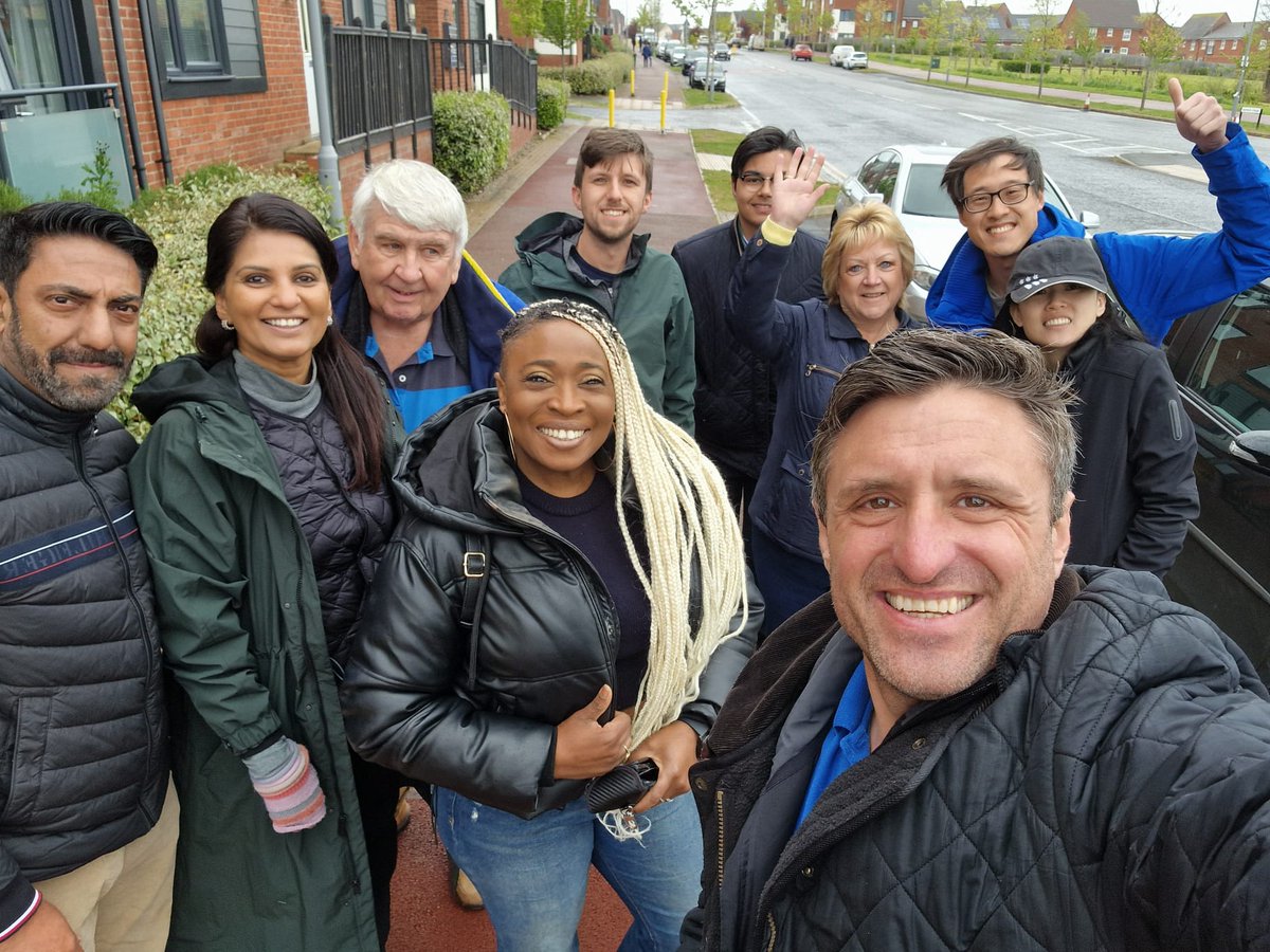 Cracking day out across Milton Keynes today starting in Fairfields with our fantastic council candidate Denise Brunning 🔵