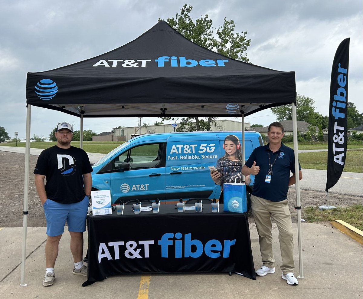 I’m out with IHX in Ft. Smith converging 🏠🏠in a freshly lit fiber neighborhood!!📱➕🛜
#ATTfiber #converged #MPHH #KAMO #WinAsOne #AllinOne #winMOORE #KAMOconvergers @CoachAPacheco @Mairuu3 @MattBoone85 @AlyssaMoore_12 @KAMOkonnects