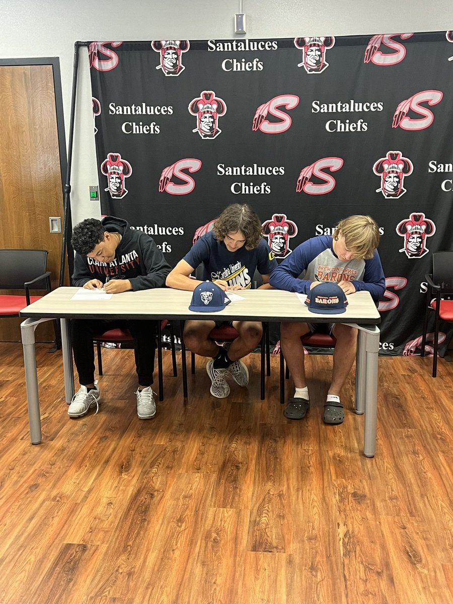 Proud of these Chiefs! They are playing baseball at the next level! That’s a total of 6 baseball players who will play college baseball and earn a bachelor’s degree! Go Chiefs 🔴⚫️🔴⚫️<a href="/SantalucesHS/">Home of the CHIEFS!</a> <a href="/Prin_Robinson/">Tameka Robinson</a> @BrianKSiegel1 <a href="/w_mawali/">W_Mawali</a> <a href="/ajlescas/">☀️Amanda Lescas ☀️</a>
