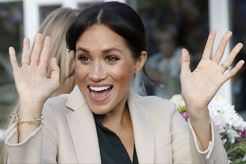 RoyalMegnews's tweet photo. Jam hands.๐คช๐๐
#MeghanMarkle #DuchessofSussex #DuchessMeghan #AmericanRivieraOrchard #jam #jamhands #jazzhands #entrepreneur #Saturday https://t.co/KWDeTe6ptT