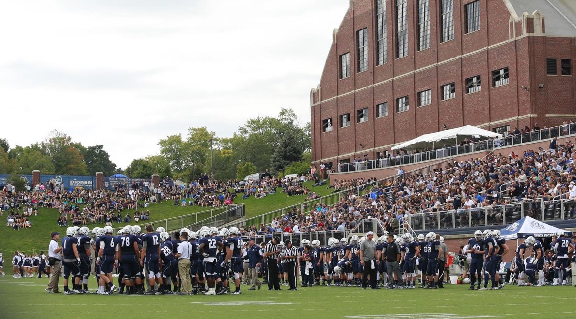 After a great visit and conversation with @CoachRayHolmes I am blessed to receive an offer from Butler University!! @Coach__Zimm @Dre_Muhammad @TractionAp @TomLoy247 @CoachChase_BU @MichFBFrenzy @MCSFootball @Mr_McDonald82 @TheD_Zone