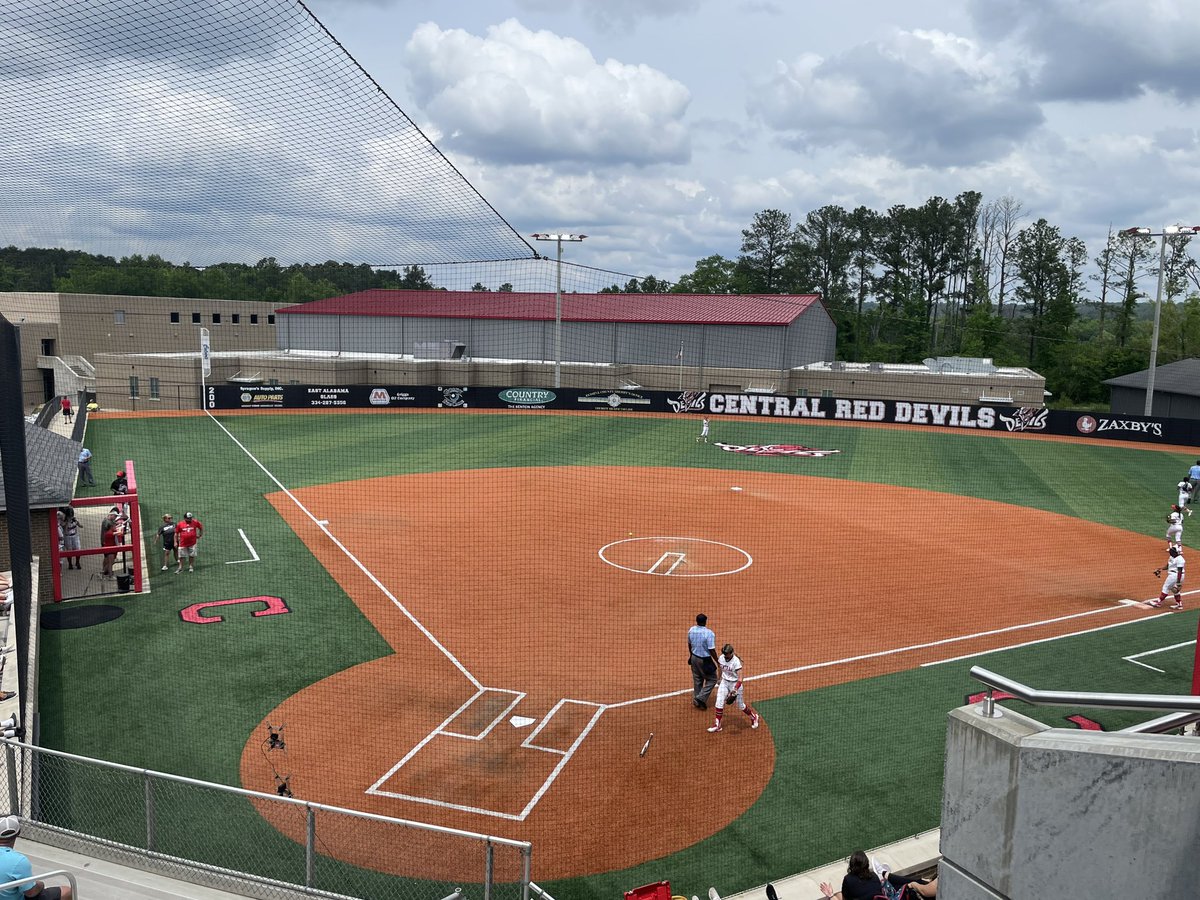 May have just heard the most creative dugout cheer from @LadyRedDevilSB … to the tune of Havana by Camila Cabello… “We’re cheering for Savannah, Savannah ooo na na”.