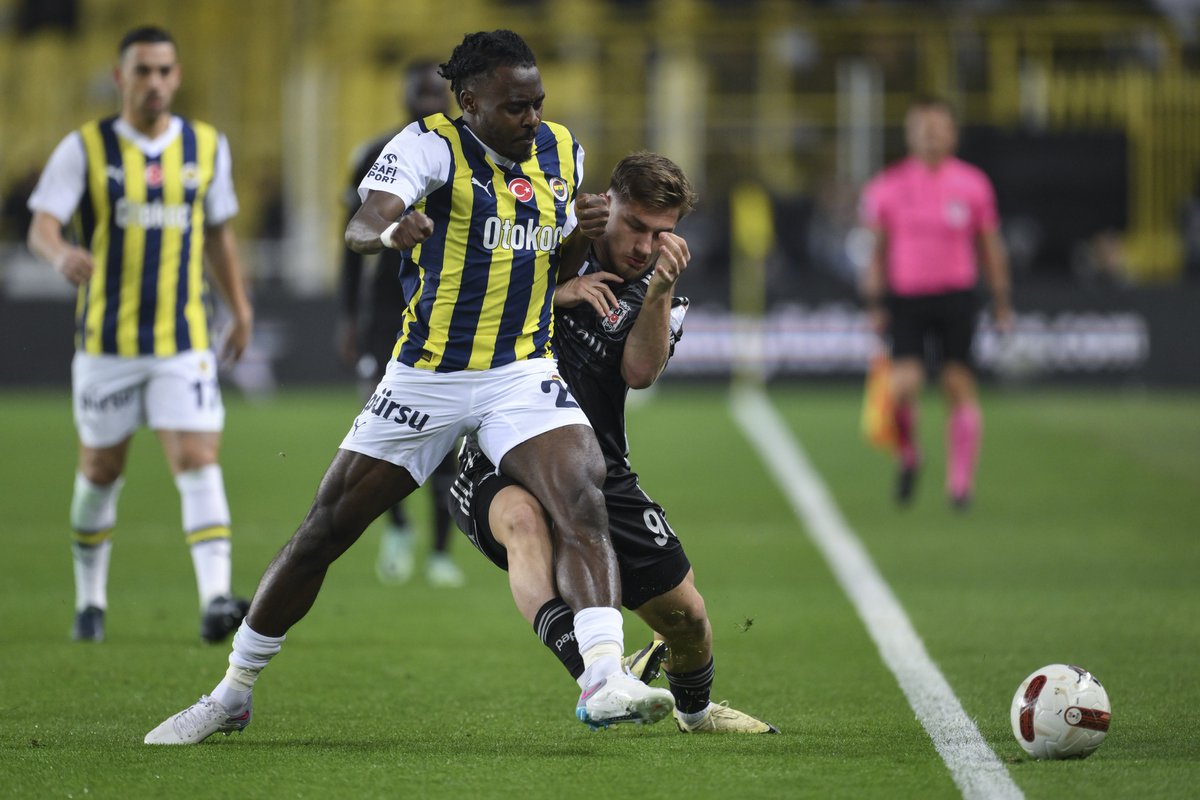 14 - Bright Osayi Samuel, Süper Lig kariyerinde en fazla ikili mücadele kazandığı maçı Beşiktaş'a karşı oynadı. İkili mücadele: 14/19 Hava topu: 5/5 Top kapma: 5 Maruz kaldığı faul: 3 Pas %: 90 Arzu.