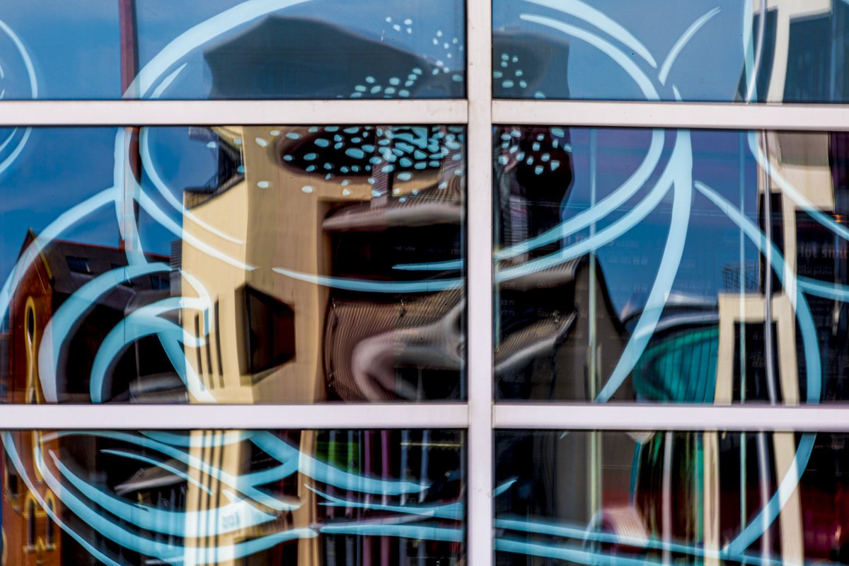 edmorrisuk's tweet photo. Ed’s daily abstract
… the coffee cup, the spoon and the reflection …
#photography #photograph #photographer #abstract #pattern #textures #uk #wales #swansea #impression #ThePhotoHour #window #reflection #glass #frontage #cafe #urban https://t.co/8Zy3jgpNmi
