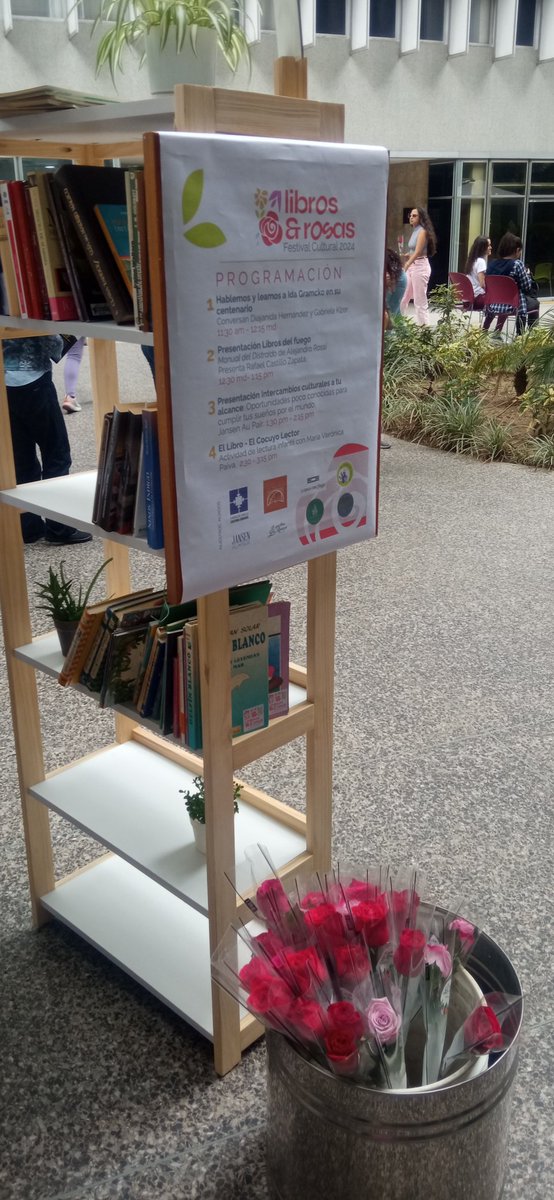 🌹📚  Hoy en Caracas celebramos el Día del Libro con <a href="/librosrosasfest/">Festival Libros & Rosas</a> 

Gracias <a href="/QueLeer/">¿QuéLeer?</a> por cada detalle y por seguir insistiendo en promover la lectura, hacen una labor maravillosa.