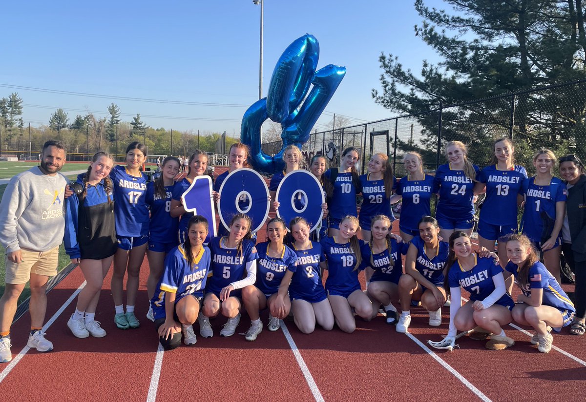 ctierney2024's tweet photo. So grateful to have accomplished both these milestones my senior season!!
Thank you to all my coaches and teammates! @GirlsHoopsAHS @ardsley_vglax 
1000 points 🏀✅
100 goals 🥍✅
@HaggertyNancy @KDJmedia1 @lohudsports https://t.co/93Hcao1Y4L
