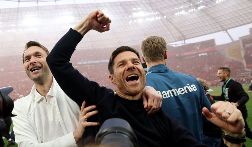 🔴⚫️🤯 Unbelievable by Bayer Leverkusen score AGAIN on final minute 96 and their unbeaten run is still alive. They were losing 1-2 to Stuttgart but Xabi Alonso’s team has been able to score again in extra time. Incredible… and 4️⃣6️⃣ games unbeaten for Leverkusen now.