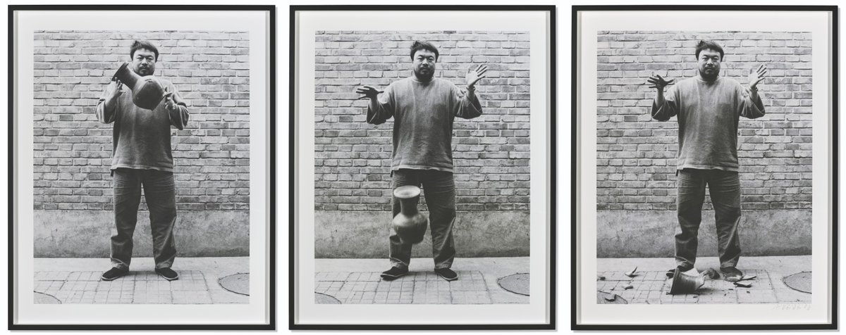 Ai Weiwei dejó caer una urna antigua, desafiando las nociones de valor cultural y las políticas represivas del gobierno chino.

#PerformanceArt #Performance #PerformanceTraining #PerformanceArtSchool #art #AiWeiwei #ActivismoPolitico #CulturaChina