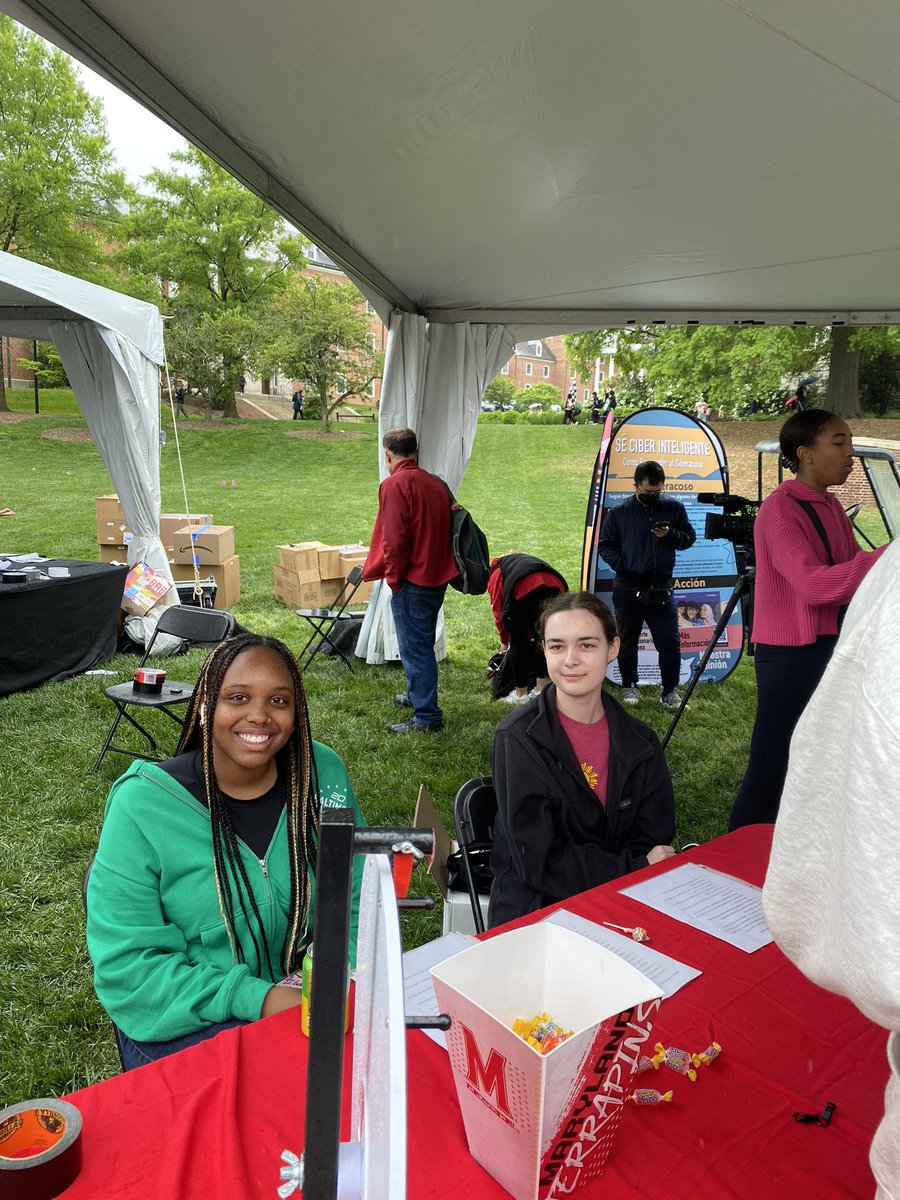 Mara K. Bell tweet media