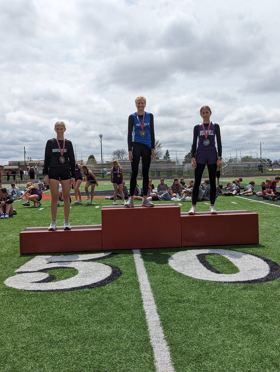BrockRezny's tweet photo. Good start to the morning at Aurora. 2nd 🥈 in the girls 4x100 and 1st 🥇 in the open 400. 

On to finals. @RaiseTheAnchor @MalcolmSchools https://t.co/cqKzHChOwy