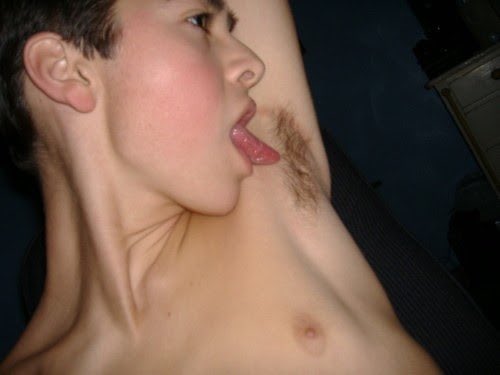 bearlythere696's tweet photo. 👅 allow me https://t.co/htTfKYwc2N