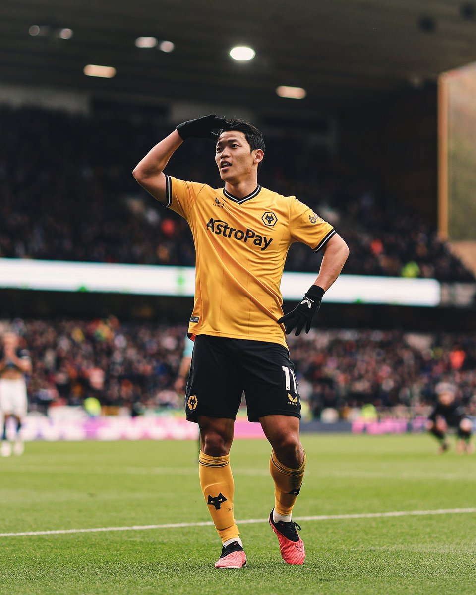 First goal of 2024 for Hwang Hee Chan and it wasn’t disallowed this time! 🇰🇷 #wwfc | #WolvesFC | #WOLLUT | #PL