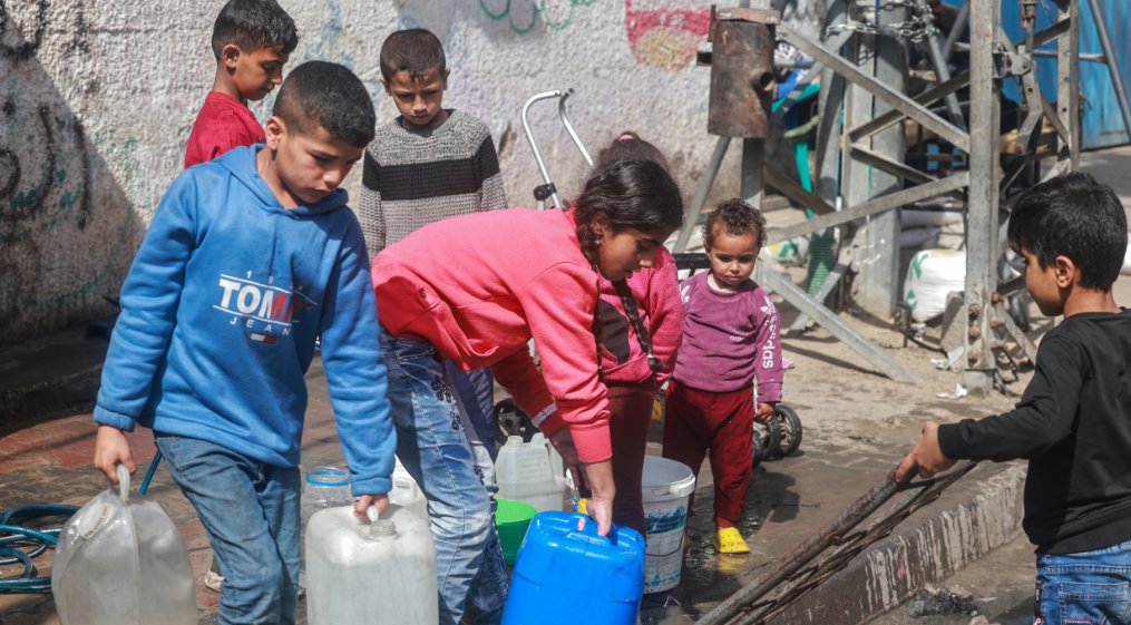 All of Gaza’s residents are drinking unsafe water, health officials say, blaming Israel’s refusal to allow the use of chlorine or any alternative for treating drinking water. 🔴 LIVE updates: aje.io/8kngkt