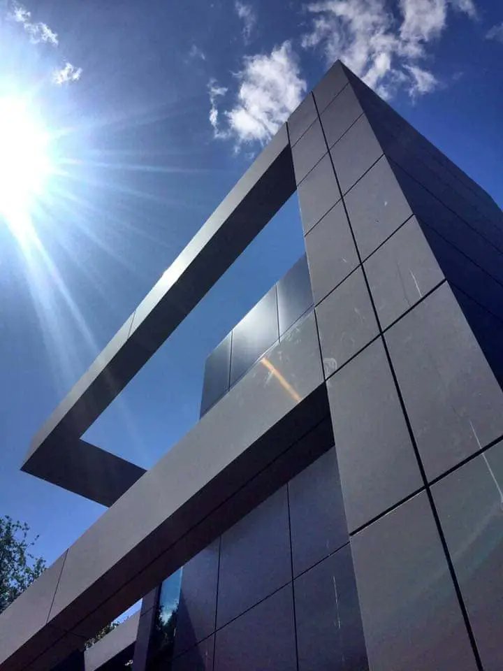 OryxAluminumInc's tweet image. Looking to elevate your residential space with sleek ACM panel siding? Look no further than Oryx Aluminum! Their craftsmanship and attention to detail are unmatched. #ResidentialSiding #ACMPanel #Contracting #HomeRenovation #OryxAluminum