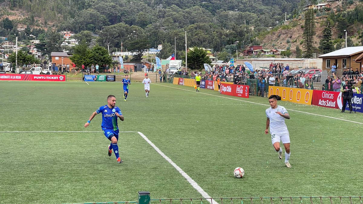 👏🦞 ROZARON LA ÉPICA. En el duelo inaugural de la Copa Chile, la Selección de Juan Fernández cayó [1-2] ante Santiago Wanderers. Más que digna presentación del conjunto isleño que dio pelea hasta el final. 📷: @AwanteCL