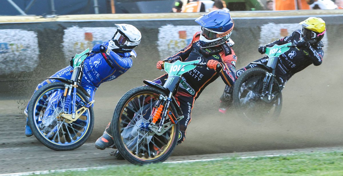 YOUNG GUNS! Robert Lambert and Jack Holder lead the @SpeedwayGP of Croatia on 11 points after 16 heats. One set of qualifying races left. 📸 @taylanningpix