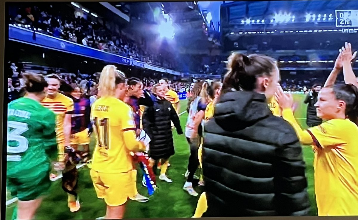 🔥🔥🔥🔥 Le Barça Féminine remonte le match perdu à Barcelone 0-1 contre le Chelsea en gagnant les Londoniennes 0-2 en demi finale de la Champions et se qualifient pour la finale à San Mamés. Le + beau match que j’ai pu voir d’elles Belle remontada. Elle y ont mis tt leur cœur