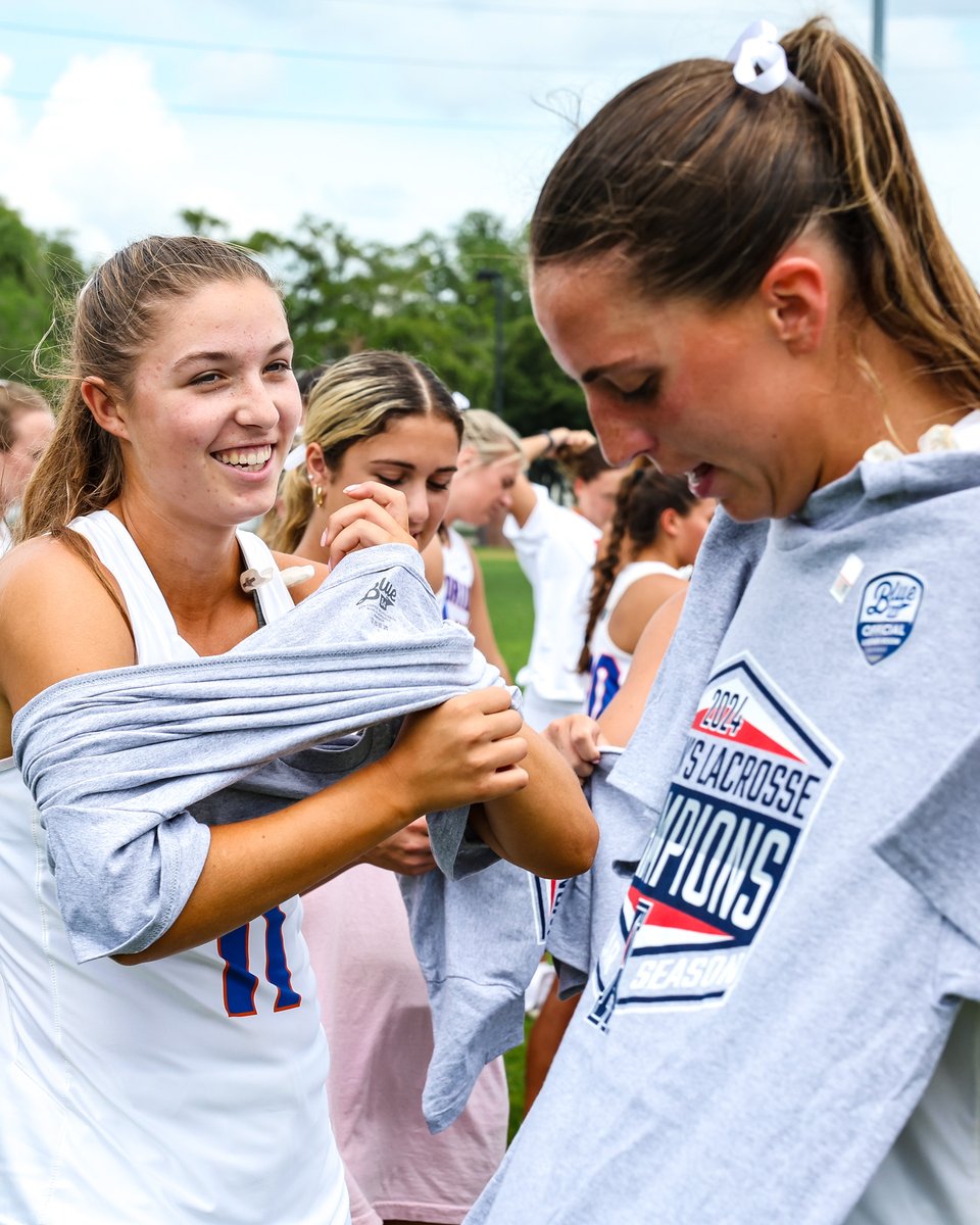 Adding to the collection 🏆 #FLax | #GoGators