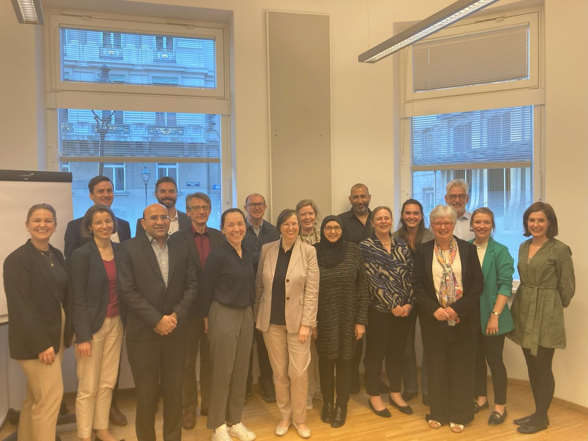 Great WHO CC Meeting held yesterday in Vienna at the Austrian Public Health Institute. It was centered around promoting pharmaceutical policy research, leading to a wonderful discussion and debate . #pharmaceuticals #policy #medicines #globalhealth #access #essentialmedicines