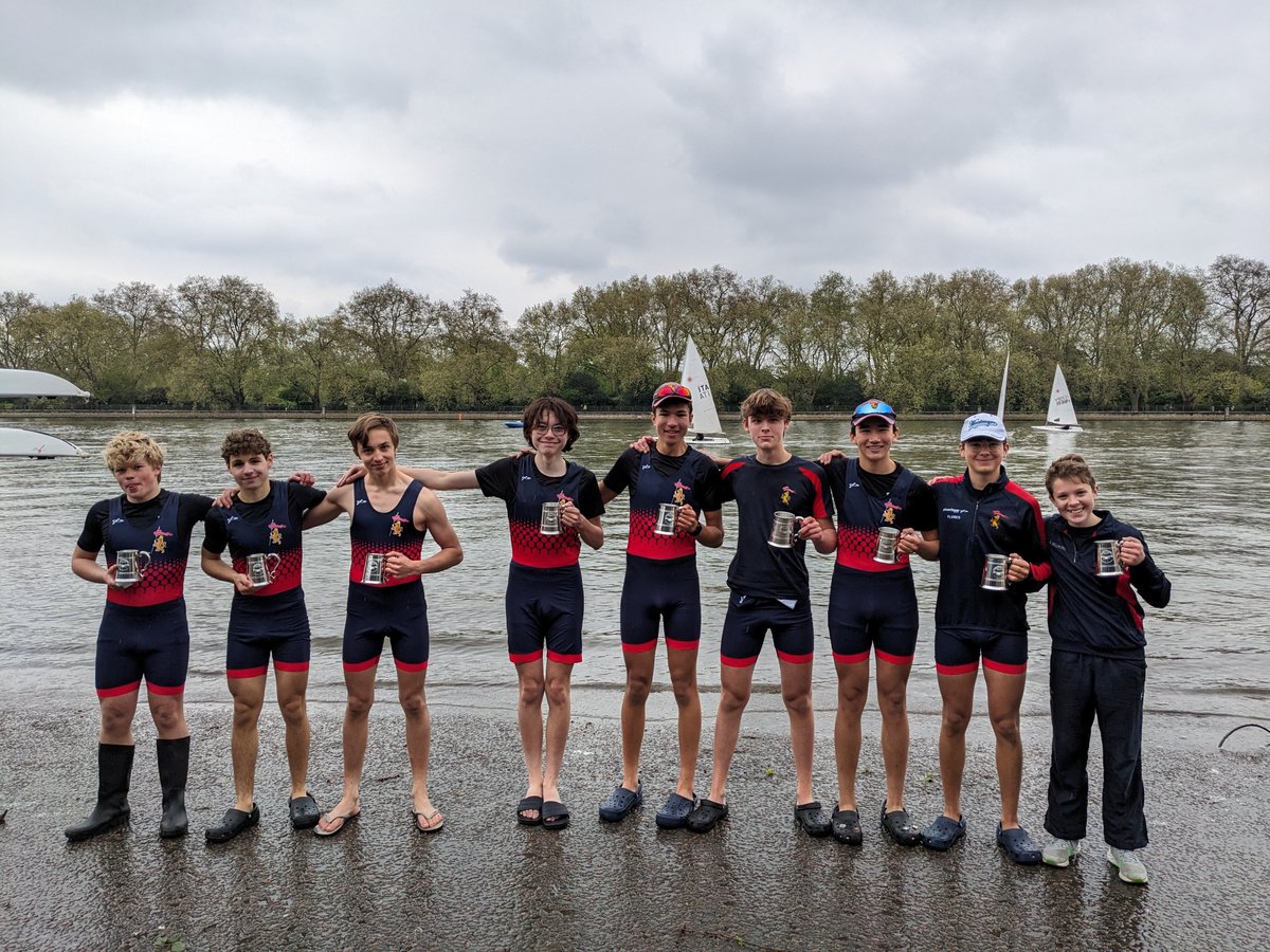 J15s starting the regatta season with a win in the VIII @HammReg this afternoon🥳 Congratulations also for the J14s who won the J14 octo competition. @KCSWimbledon @kcsbcsa