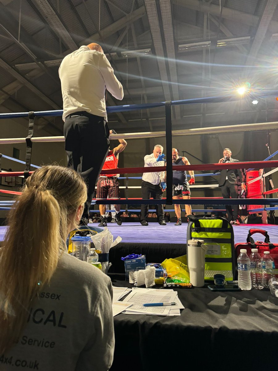 Our second team are out covering @uwcb1 White Collar Boxing in #Hastings with paramedic led care ringside and backstage. 

#OneJobDoneWell #WeDontPlayBeingMedic #ThisIsTheDayJob #FightMedics #EventMedics #TrustedCompany #DoingItRight #EventAmbulanceService