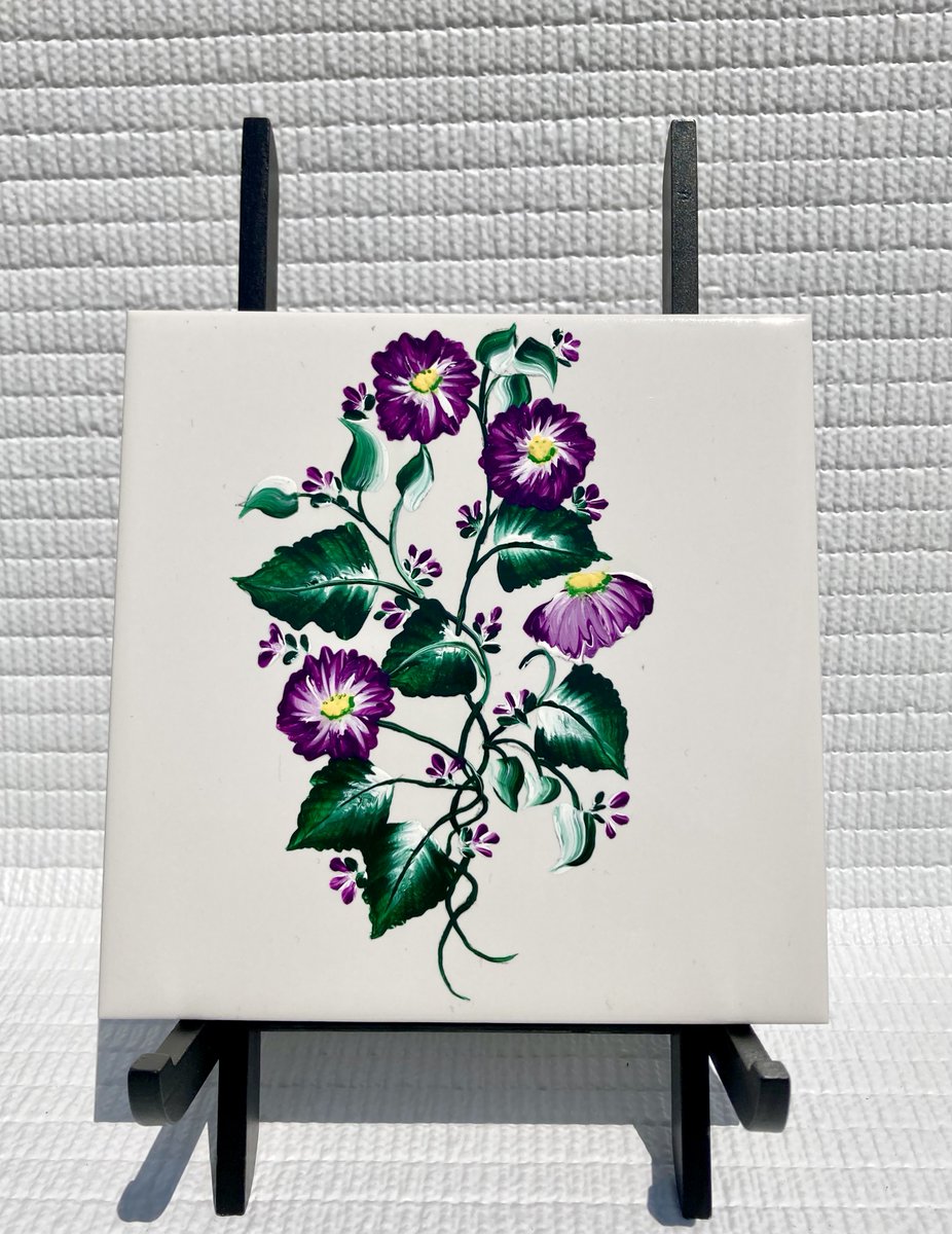 LPaintitpretty's tweet photo. Hand painted tile trivet https://t.co/M2olzKIztD #tiletrivet #handpaintedtile #kitchendecor #SMILEtt23 #CraftBizParty #etsyfinds #etsystore https://t.co/8tG2tsP1gx
