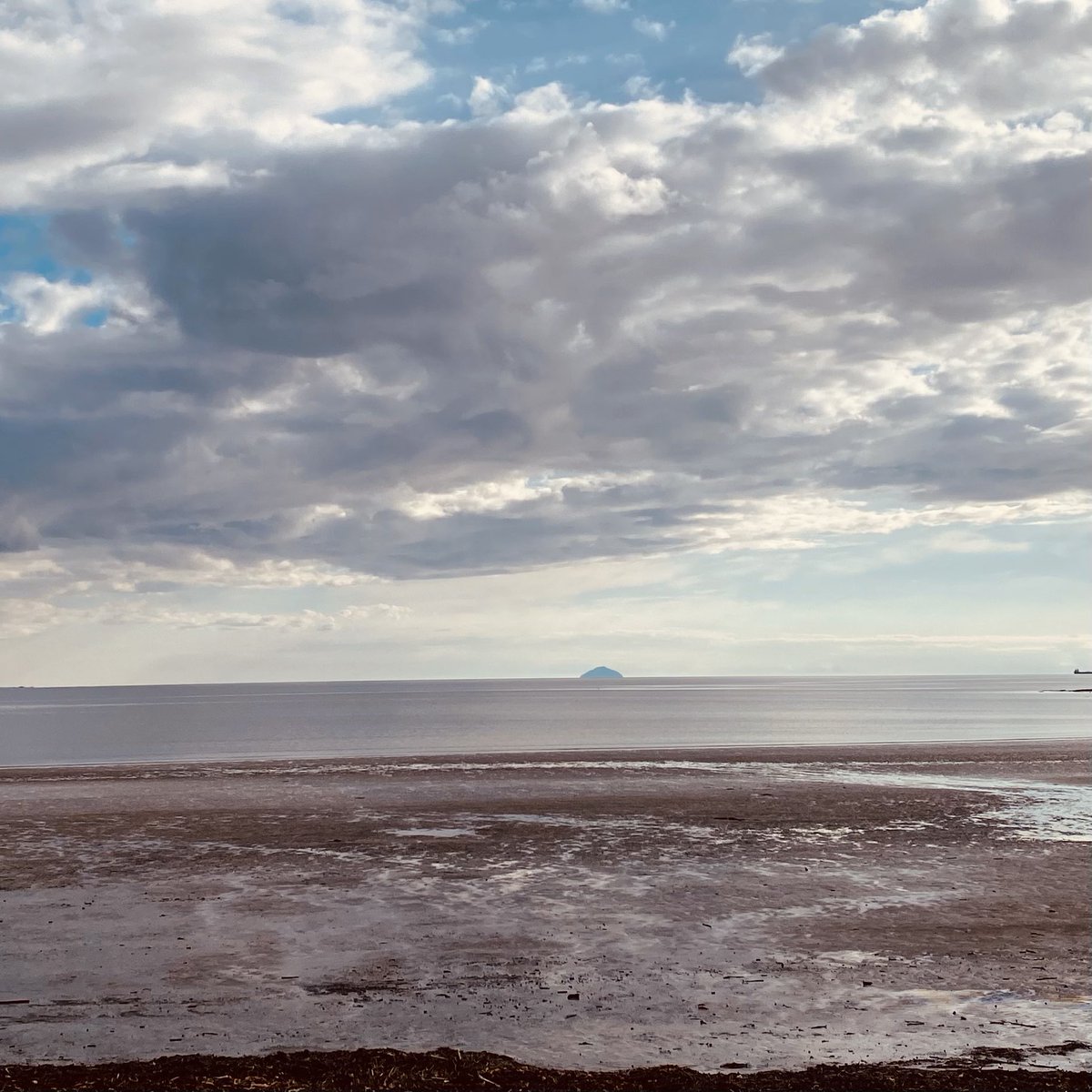 Great day with my tennis boys. Great wins for Lyle at 8U West of Scotland League accompanied by Tennis Leader Glen who assisted the juniors on court. Celebrated with cake &amp; hot chocolate and a walk at the beach. 💙🎾☀️⭐️🐶