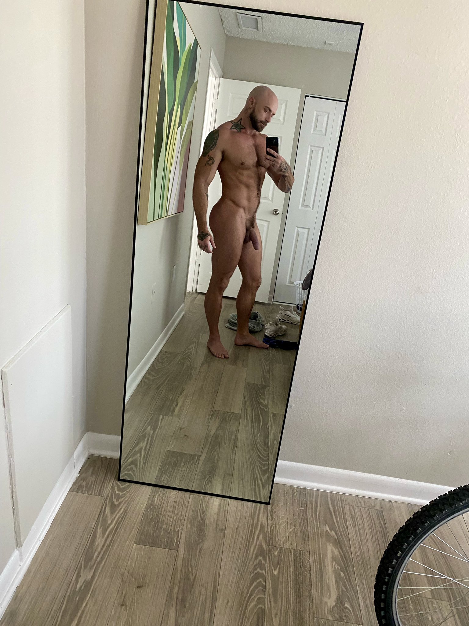 Post workout selfie… just wanted to share. Can you believe I’ll be 42 in a couple weeks!? https://t.co/ktB2i3tWZk