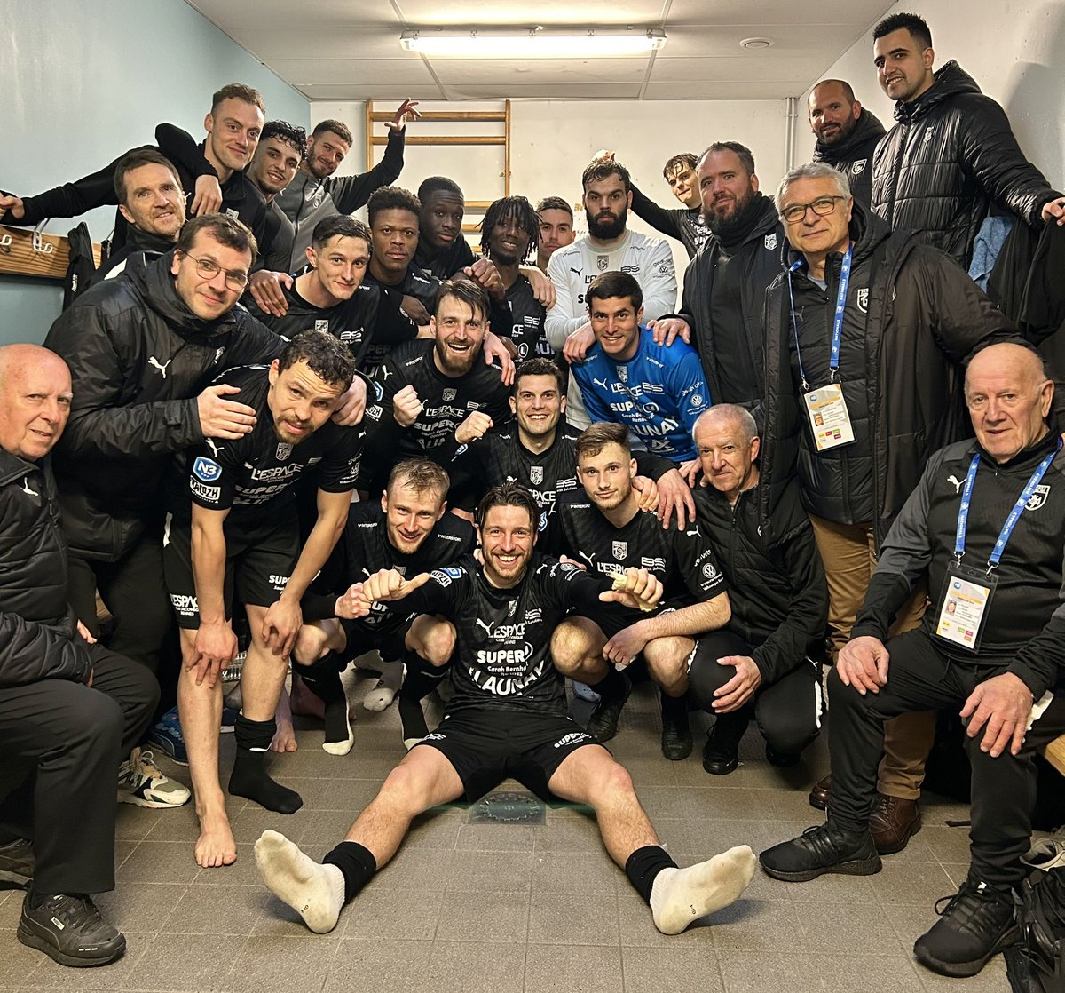 tarennes's tweet photo. 🔥 La huitième consécutive.
Bravo les gars 👏

#TEAMTA https://t.co/ROzn3erucQ