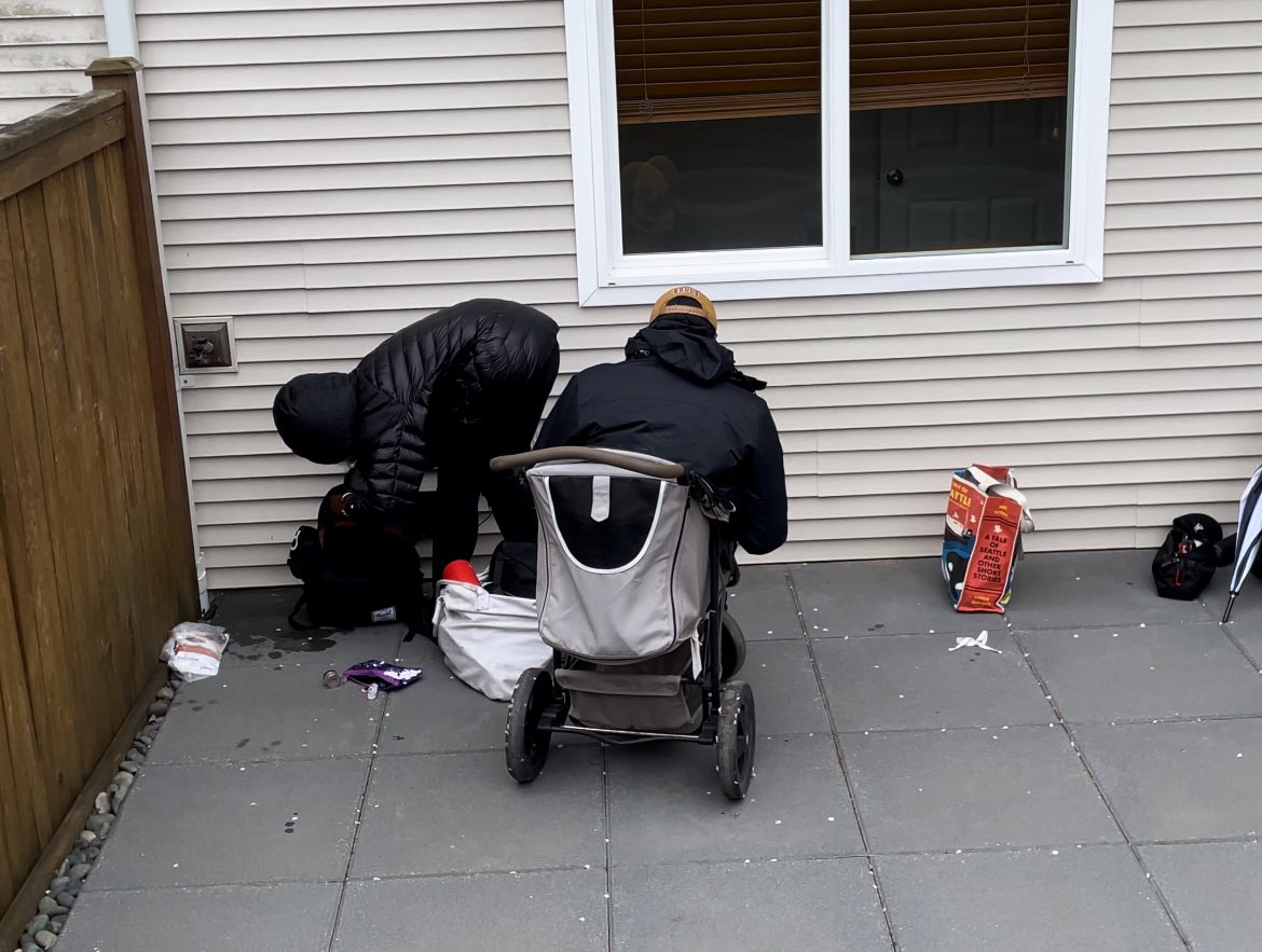 Shaakeal_Oneil's tweet photo. @MayorofSeattle Welcome to #LictonSprings off Aurora Ave N! Where any day you might wake up to two junkies making themselves at home in your front patio! @CMSaraNelson @SeattleCouncil https://t.co/sUZElKO1ve