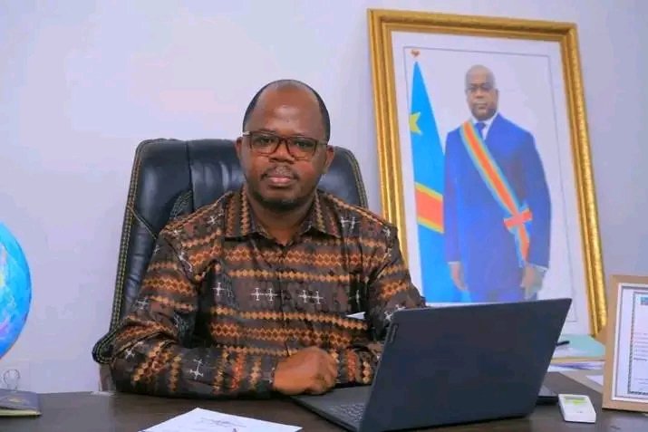 🔴 URGENT : Le secrétaire général Augustin kabuya désigne le Professeur Tshilumbayi comme candidat de l'UDPS au poste de Vice-présidence de l'assemblée nationale.