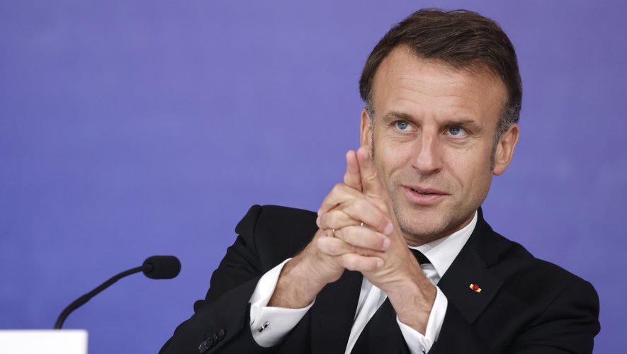 Déclaration gravissime de #Macron ce soir qui déclare vouloir une « défense européenne » avec « l’arme nucléaire » : il annonce donc officiellement donner à l’UE notre arme nucléaire française ! (cf : lemonde.fr/international/…) ➡️ Ce type se rend coupable d’une authentique haute…