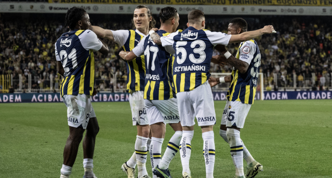 Beşiktaş'ı deviren Fenerbahçe zirve takibini sürdürdü sportrendy.blogspot.com/2024/04/besikt…