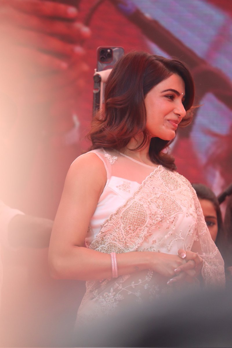ImDL45's tweet photo. Wishing the beautiful &amp; talented @Samanthaprabhu2, A very happy Birthday ❤️

#HappyBirthdaySamantha https://t.co/EN0aZRvTAd