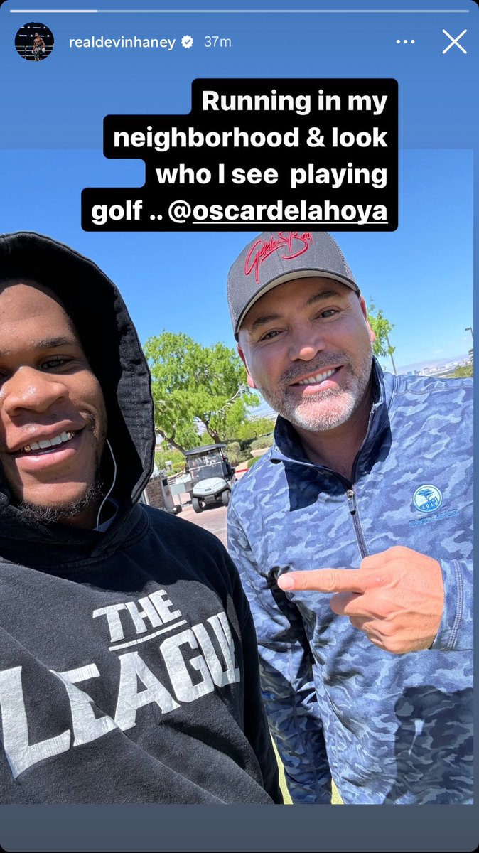 Devin Haney runs into Oscar Dela Hoya on his run this morning😂