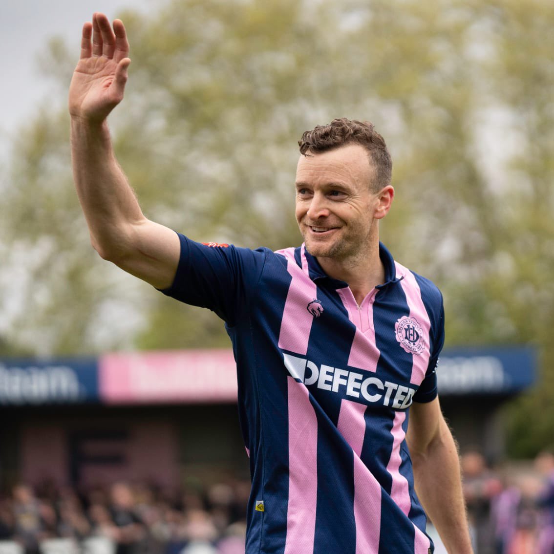 DulwichHamletFC's tweet photo. Mark Ricketts 🐐 

That is all. 

#DHFC 💖💙 https://t.co/e9L1ZBvqp9