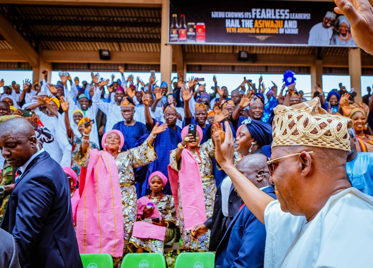 STATE HOUSE PRESS RELEASE

AT ADEGUNWA'S CHIEFTAINCY CONFERMENT:

VP Shettima Urges Leaders To Entrench Unity Despite Nigeria's Cultural Diversity

Vice President Kashim Shettima has emphasized the importance of service to humanity and peaceful coexistence in Nigeria, urging…