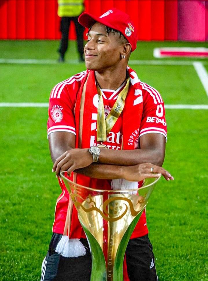 Neres é Benfica.

Que orgulho ter este homem no meu clube.