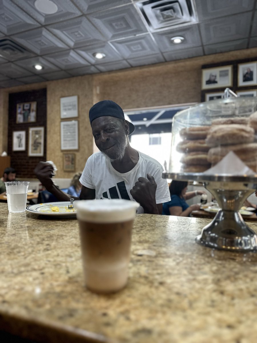 MansionNYC's tweet photo. As Earl has helped numerous neighbors throughout the years, we are asking our community to return the favor. Join us on Friday, May 3rd at 5pm to celebrate Earl. A GoFundMe has been created to help his family w/medical costs. https://t.co/bLUUB2EMHt https://t.co/aKJFPN3SHZ