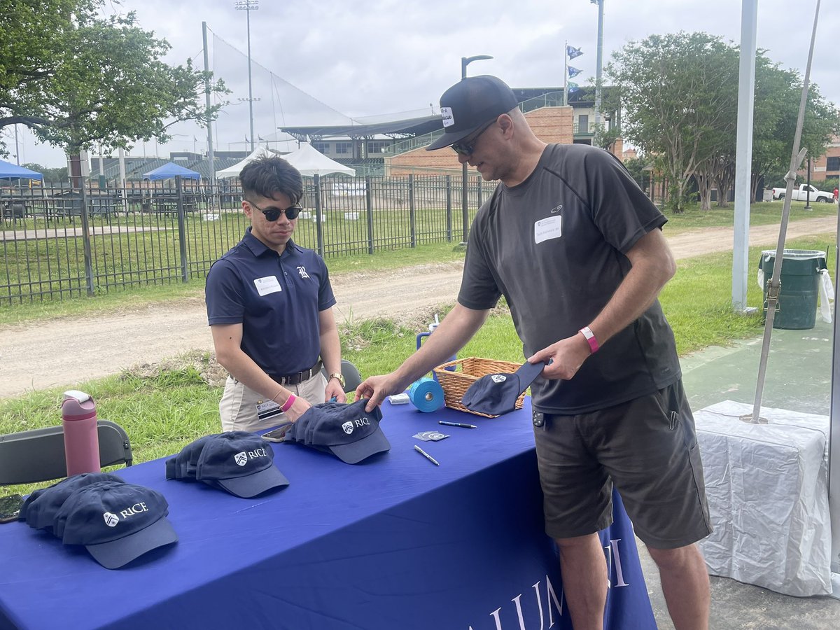 It’s a great day for some baseball and crawfish! ⚾️🦞

Thank you to everyone that’s here to cheer on the <a href="/RiceBaseball/">Rice Baseball</a> with us today! 👐🏼