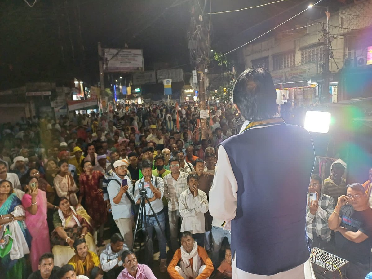 Addressed huge public gathering at Purulia in west Bengal in support of @INCIndia candidate @NepalMahataINC ji. @INCWestBengal #HaathBadlegaHalaat