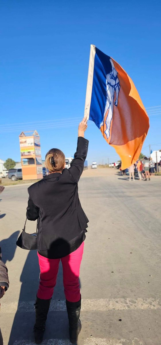 Emotions high in Orania with the installation of our own electric supply technology -freeing is from the curse of loadsheding. Orania is the first city in Southern Africa to create its own energy alternatives. Now, our economic production can flourish. New business can grow, etc.